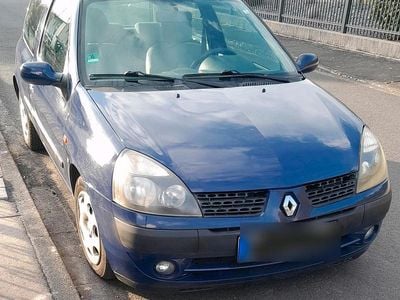 Gebraucht Renault Clio II 98 PS (72 kW) 2001 Blau Kleinwagen