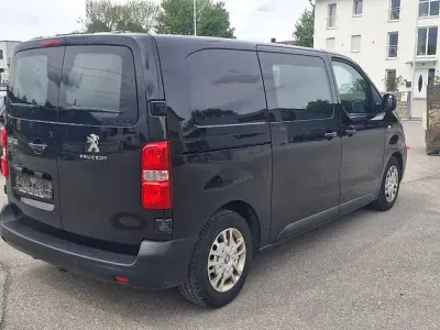 Gebraucht Peugeot Expert Premium 179 PS (131 kW) 2018 Schwarz Van