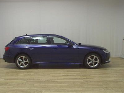 Blau Gebraucht 2021 Audi A4 Advanced Kombi | 23.480 € (Superpreis)