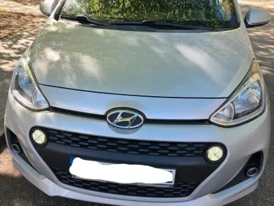 Gebraucht Hyundai i10 67 PS (49 kW) 2017 Silber Kleinwagen