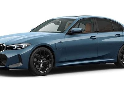 Usata BMW 330e Comfort Edition 292 CV (214 kW) 2025 Blu Berlina