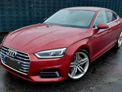 Gebraucht Audi A5 Sportback Sport 190 PS (139 kW) 2019 Rot Kleinwagen