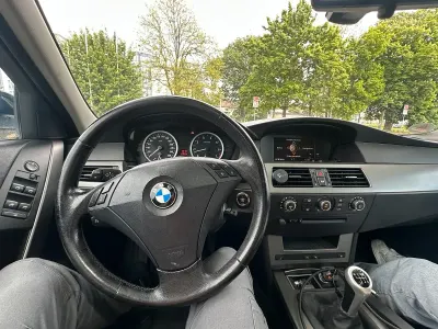 Gebraucht BMW 523 220 PS (161 kW) 2009 Schwarz Kombi