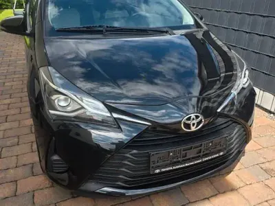 Gebraucht Toyota Yaris Comfort 111 PS (81 kW) 2018 Schwarz Limousine