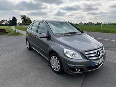 Mercedes B180