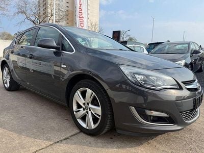 Gebraucht Opel Astra Sport 140 PS (102 kW) 2014 Phantom/rocky/asteroid grey Limousine