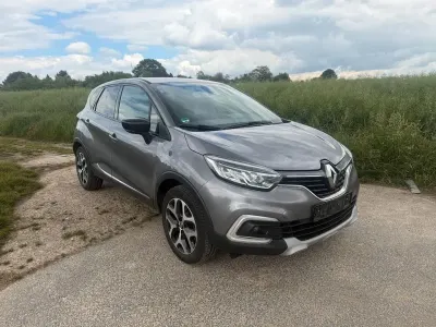 Używany Renault Captur Intens 90 KM (66 kW) 2017 Szary SUV