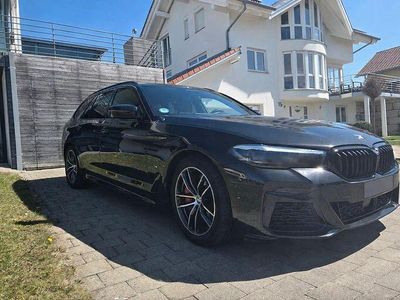Gebraucht BMW 530 M Sport 286 PS (210 kW) 2021 Schwarz Kombi