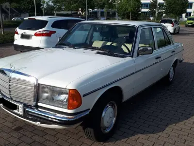 Gebraucht Mercedes 280 177 PS (130 kW) 1976 Weiß Limousine