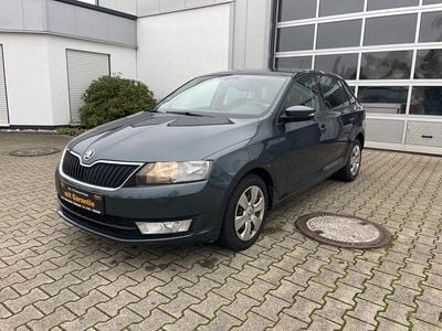 Grau Gebraucht 2017 Skoda Rapid Ambition Limousine | 6.890 € (Fairer Preis)