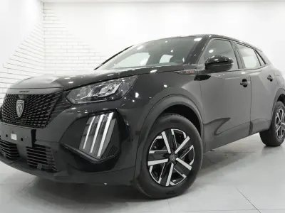Gebraucht Peugeot 2008 Style 145 PS (106 kW) 2025 Schwarz SUV