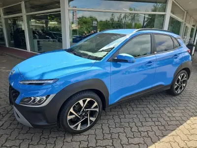 Gebraucht Hyundai Kona Intro Edition 120 PS (88 kW) 2021 Surfy blue SUV