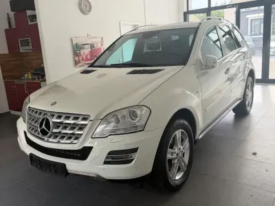 Gebraucht Mercedes ML300 Sport 204 PS (150 kW) 2011 Weiß SUV