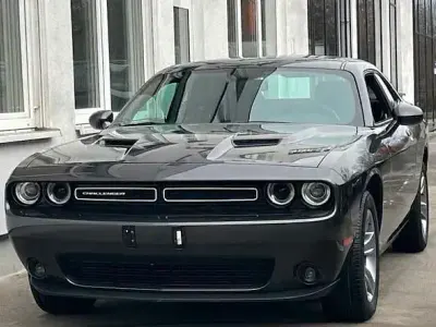 Gebraucht Dodge Challenger SXT 482 PS (354 kW) 2022 Grau Coupé