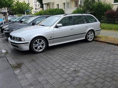 BMW 525