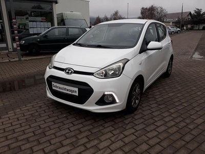 Gebraucht Hyundai i10 Edition 67 PS (49 kW) 2015 Weiß Kleinwagen
