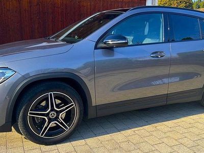 Gebraucht Mercedes GLA200 AMG line 163 PS (119 kW) 2020 Grau SUV
