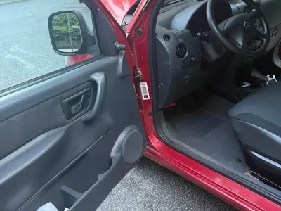 Gebraucht Citroën Berlingo 55 PS (40 kW) 2009 Rot Van / Kleinbus
