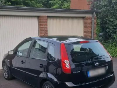 Gebraucht Ford Fiesta 70 PS (51 kW) 2007 Schwarz Kleinwagen