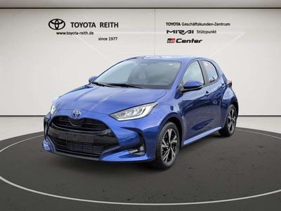 Neu Toyota Yaris Hybrid 117 PS (86 kW) 2025 Juniper blue Kleinwagen