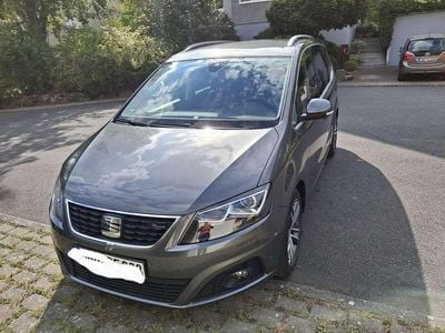 Grau Gebraucht 2023 Seat Alhambra FR-Line Van / Kleinbus | 38.000 € (Teuer)