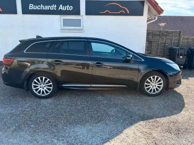 Gebraucht Toyota Avensis Executive 147 PS (108 kW) 2016 Schwarz Limousine