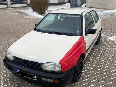 Weiß Gebraucht 1995 VW Golf III Kleinwagen | 600 €