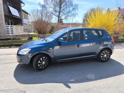 Gebraucht Kia Ceed 122 PS (89 kW) 2009 Blau Kleinwagen