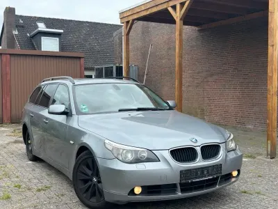 Gebraucht BMW 520 163 PS (119 kW) 2007 Grau Kombi