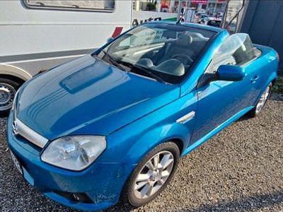 Usata Opel Tigra 90 CV (66 kW) 2006 Blu Cabrio