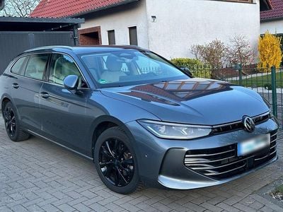 Usata VW Passat Elegance 150 CV (110 kW) 2025 Grigio Station wagon