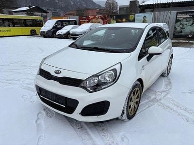 Gebraucht Kia Rio Attract 86 PS (63 kW) 2014 Weiß Limousine