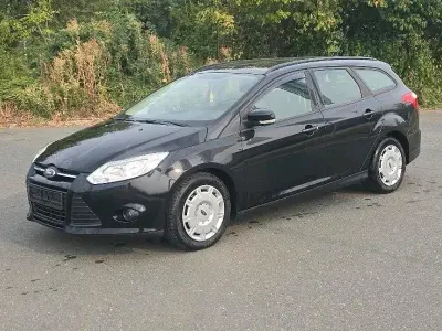 Gebraucht Ford Focus 95 PS (69 kW) 2012 Schwarz Kombi