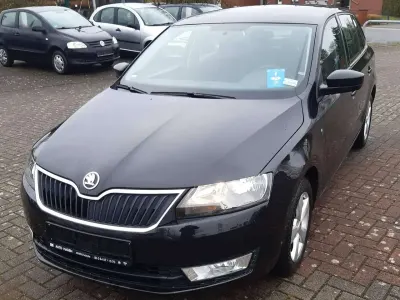 Gebraucht Skoda Rapid Ambition 105 PS (77 kW) 2015 Schwarz Kleinwagen
