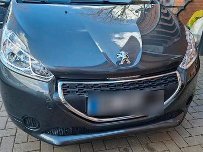 Gebraucht Peugeot 208 82 PS (60 kW) 2015 Grau Kleinwagen