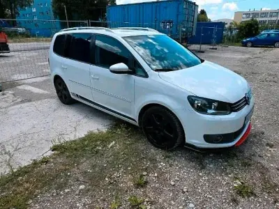 Gebraucht VW Touran 140 PS (102 kW) 2012 Weiß Van / Kleinbus