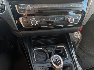 Blau Gebraucht 2015 BMW 118 Kleinwagen | 12.000 € (Teuer)