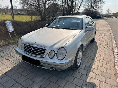 Gebraucht Mercedes CLK230 193 PS (141 kW) 1998 Silber Coupé