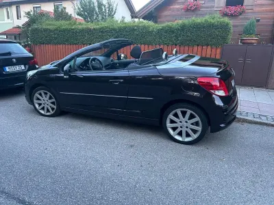 Gebraucht Peugeot 207 CC 120 PS (88 kW) 2014 Schwarz Cabrio