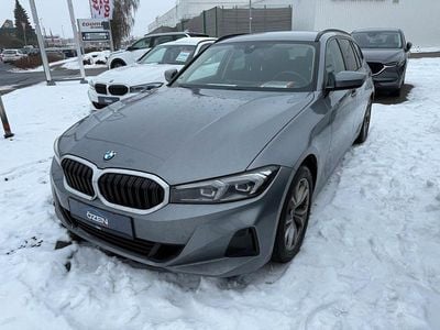 Grau Gebraucht 2023 BMW 320 Kombi | 26.490 € (Guter Preis)