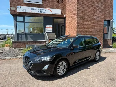 Gebraucht Ford Focus Titanium 120 PS (88 kW) 2020 Schwarz Limousine