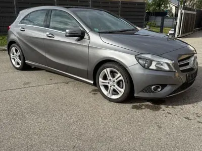 Gebraucht Mercedes A200 Urban 156 PS (114 kW) 2012 Grau Kleinwagen