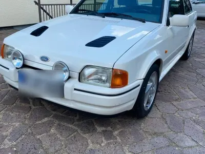 Gebraucht Ford Escort RS 139 PS (102 kW) 1988 Weiß Limousine