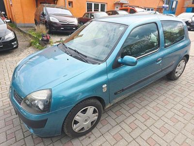 Second-hand Renault Clio II Authentique 75 CP (55 kW) 2003