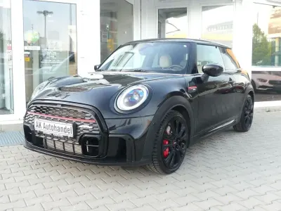 Używany Mini John Cooper Works 231 KM (169 kW) 2023 Czarny Hatchback