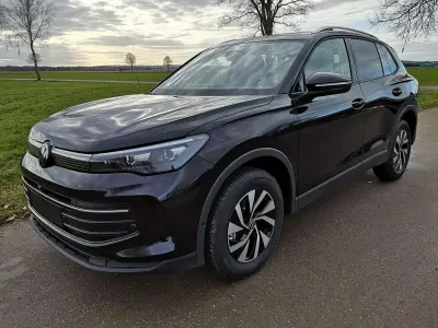 Neu VW Tiguan Life 150 PS (110 kW) 2026 Deep black perleffekt SUV