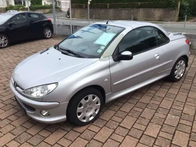 Gebraucht Peugeot 206 CC 109 PS (80 kW) 2006 Silber Cabrio