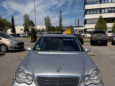 Usata Mercedes C220 Classic 143 CV (105 kW) 2002 Argento Berlina