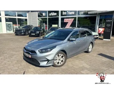 Gebraucht Kia Ceed Sportswagon 140 PS (102 kW) 2024 Css) lunar silver m (silber Kombi