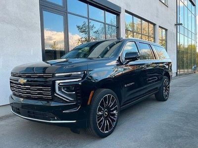 Neu Chevrolet Suburban 426 PS (313 kW) 2025 Schwarz SUV